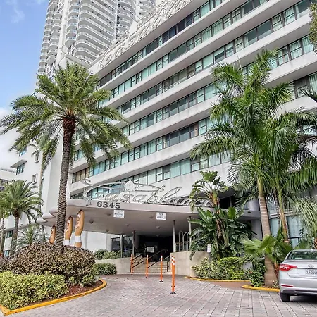 Deluxe Apartments At The Casablanca
